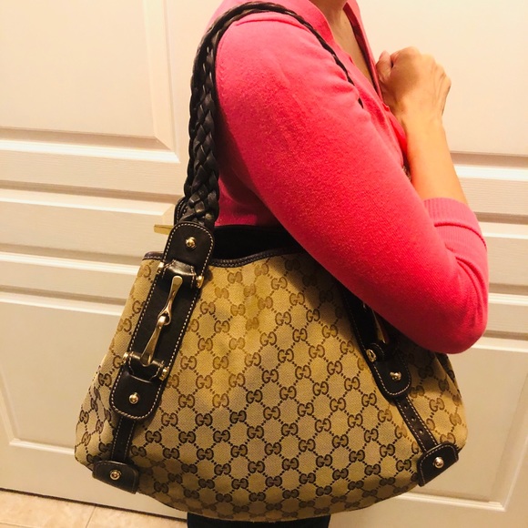 Gucci Pelham Shoulder Bag - Picture 10 of 10